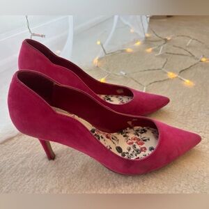 WHBM Fuchsia Pink Suede Waves Heels